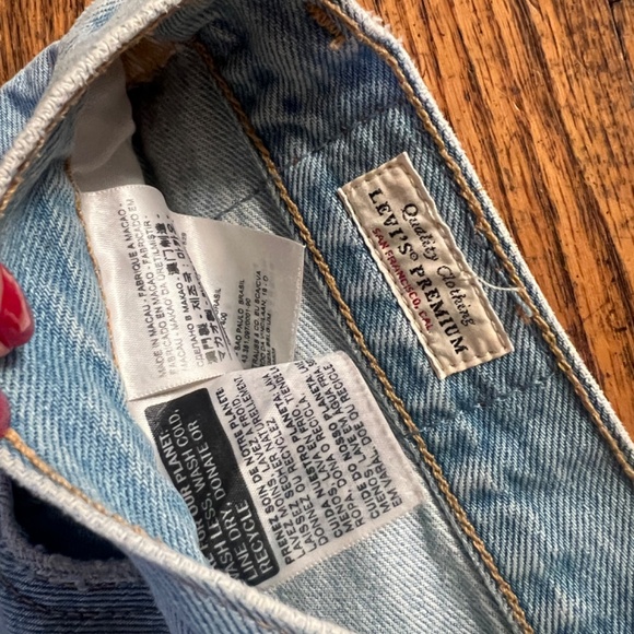 Levi’s 501® ORIGINAL FIT HIGH RISE WOMEN'S SHORTS W26 - Picture 9 of 11